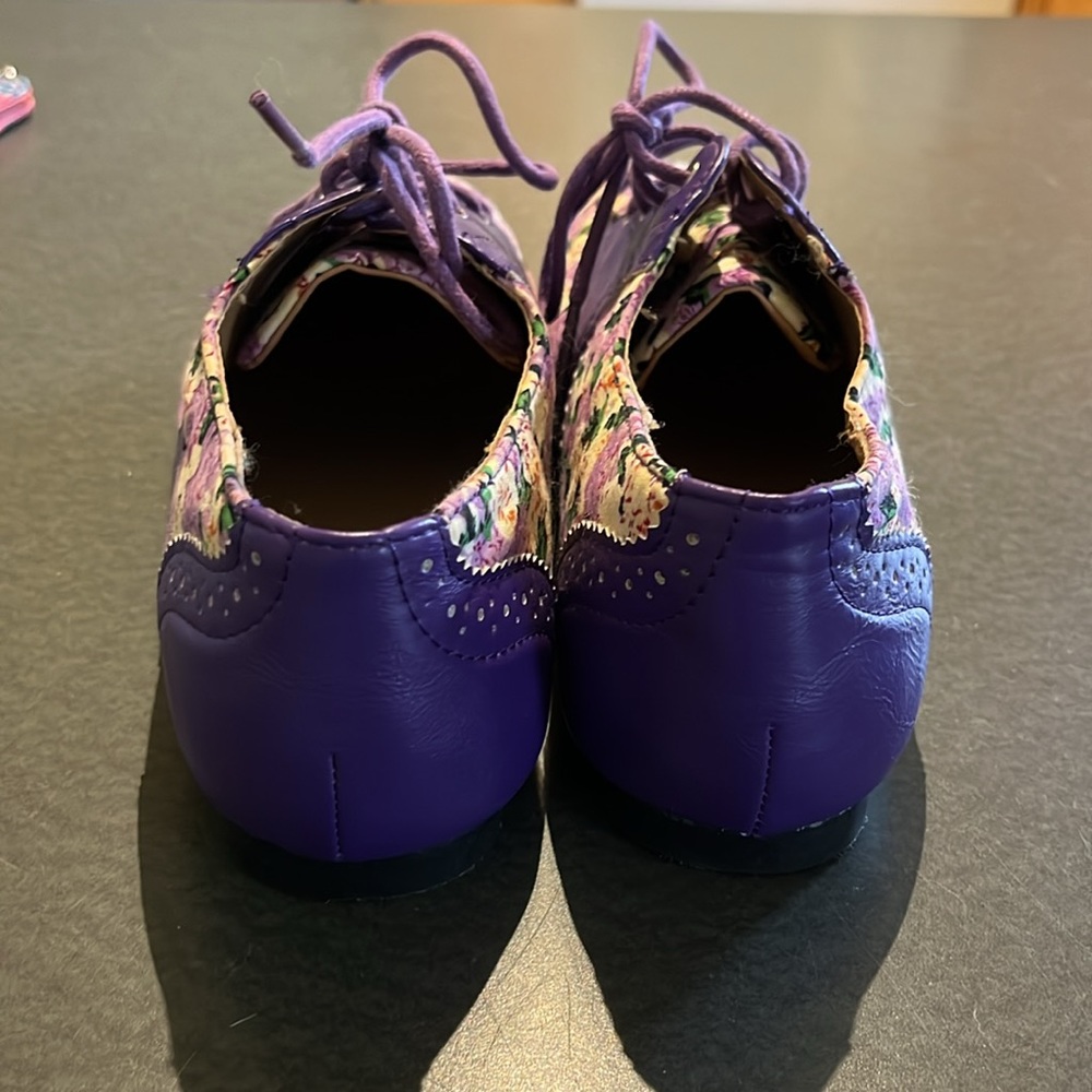 Unique shoes! - Picture 4 of 5